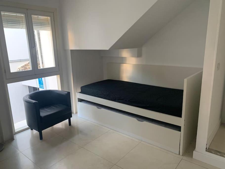 דירות גרנדה Spacious Loft / Literally At The Foot Of Alhambra מראה חיצוני תמונה